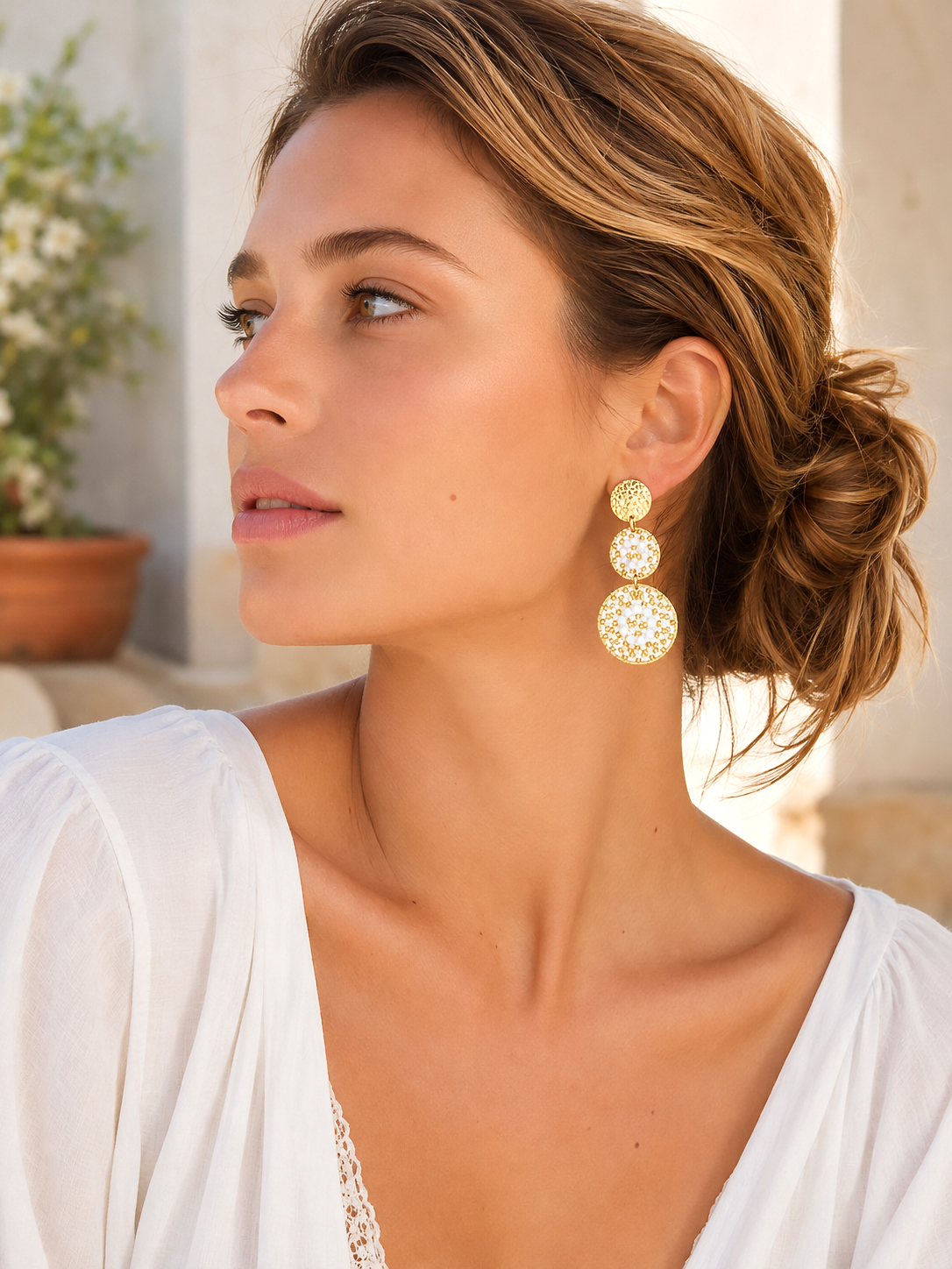 Boucles d'oreilles Santiago Blanc et doré 1 Boucle d’oreille pendante légère de créateur