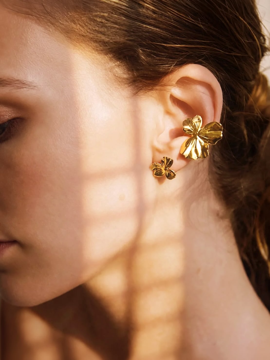 Bague d'oreille fleur dorée Eresos 4 Bague d'oreille fleur dorée ERESOS femme
