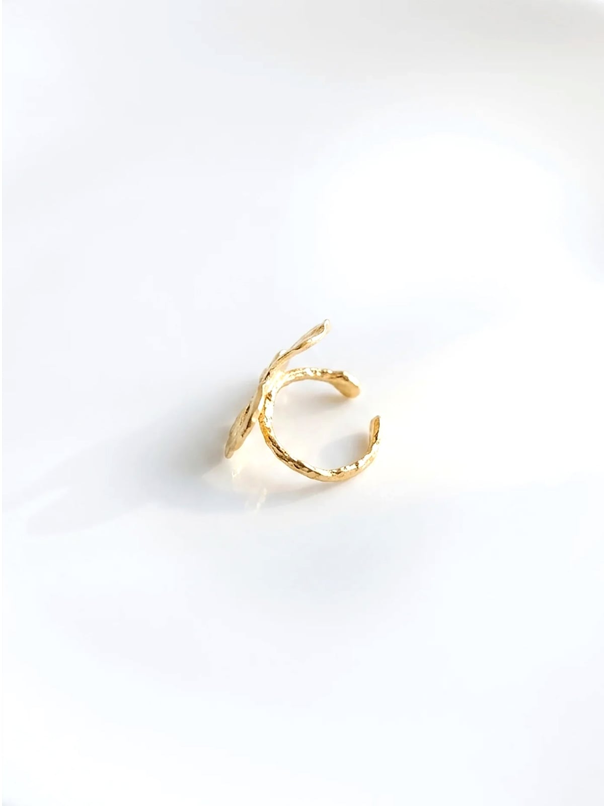 Bague d'oreille petite fleur Mily 3 Bague petite fleur Mily - bijou doré