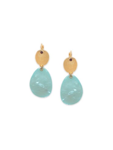 Les 10 tendances bijoux fantaisie de l'été 2024 39 Boucles d'oreilles pendantes Naïa bleu présentation