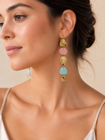 Boucles longues dragées laly femme présentation