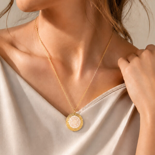 Collier Isabella blanc sable