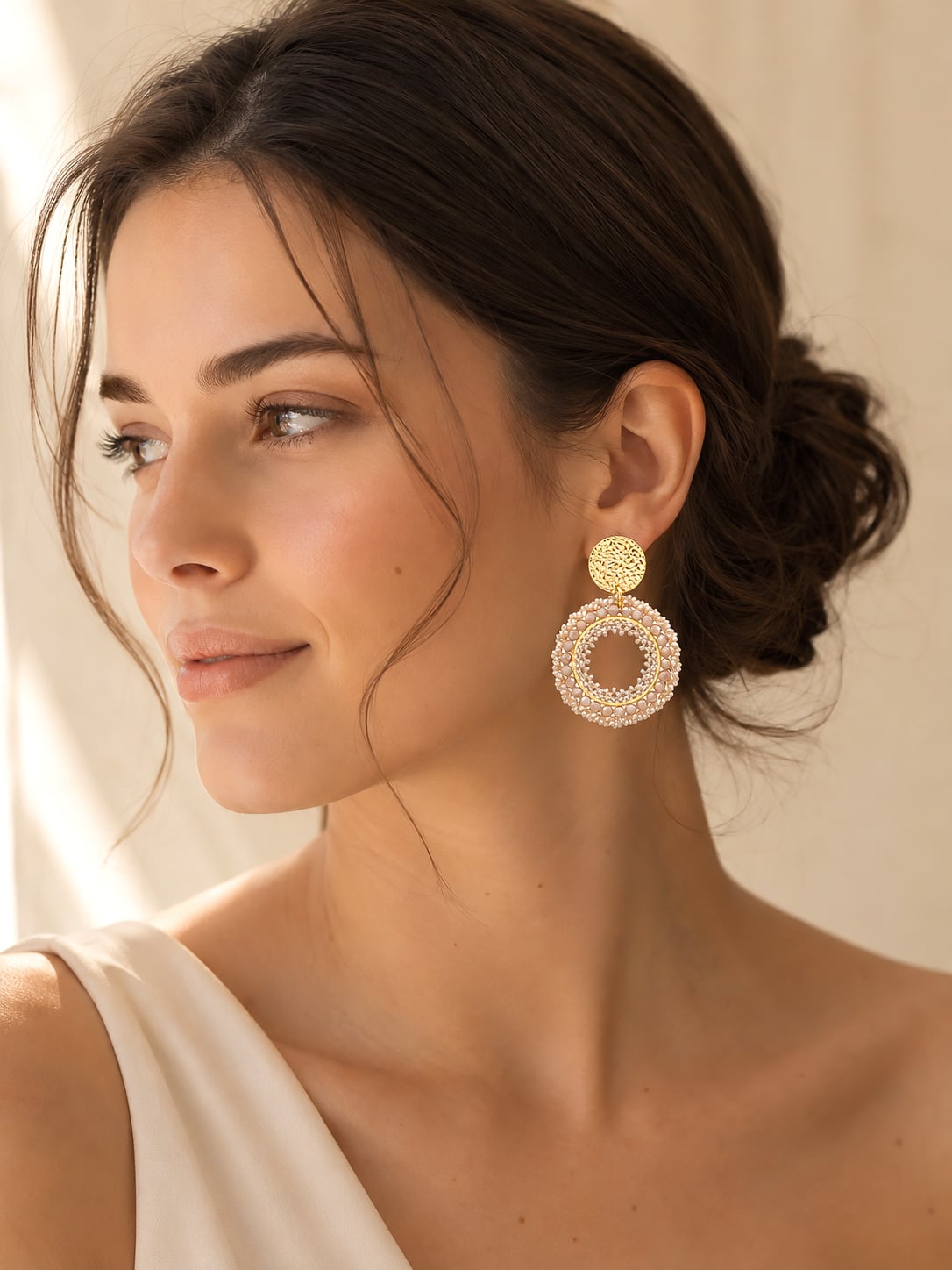 Les 10 tendances bijoux fantaisie de l'été 2024 16 Boucles d'oreilles ATACAMA blanc sable - femme