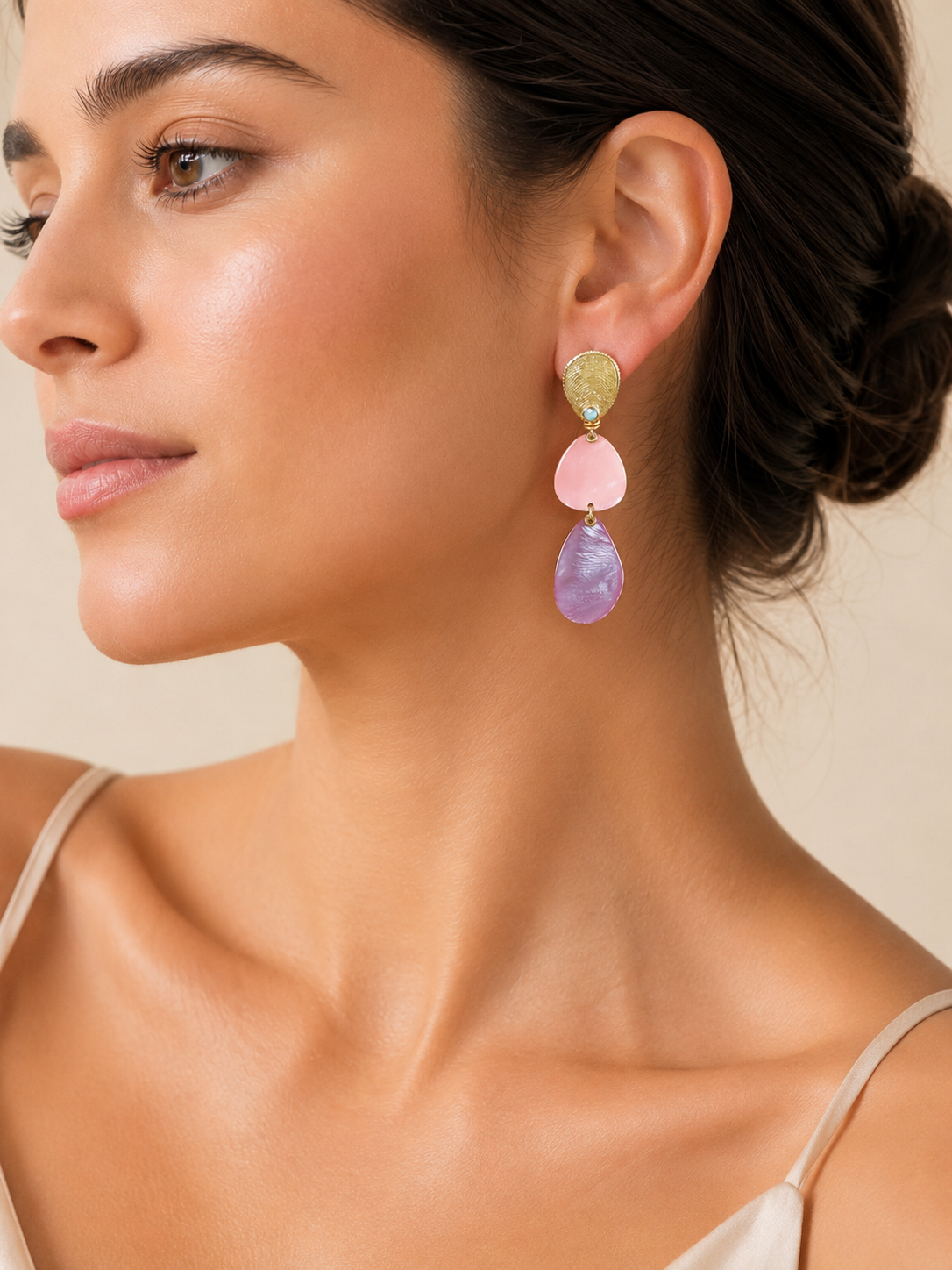 Les 9 tendances bijoux de l’automne hiver 2020-2021 19 boucles longues lilas femme - présentation