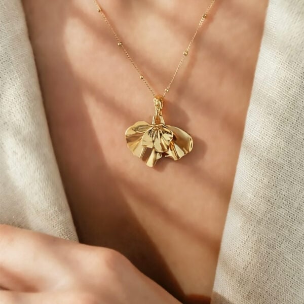 Collier fleur dorée Halki