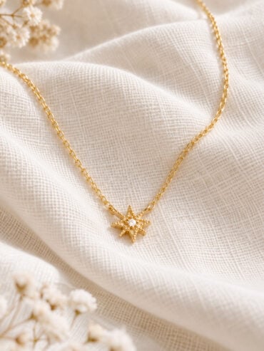 Collier islande plaqué or. Collier fin