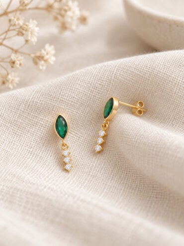 Puces d'oreilles navette verte Bruges