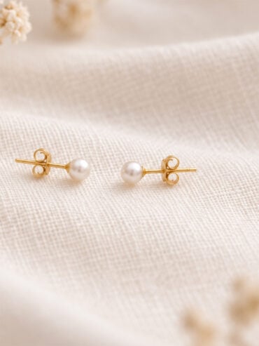 Puces d'oreilles boule ivoire 4mm Vienne
