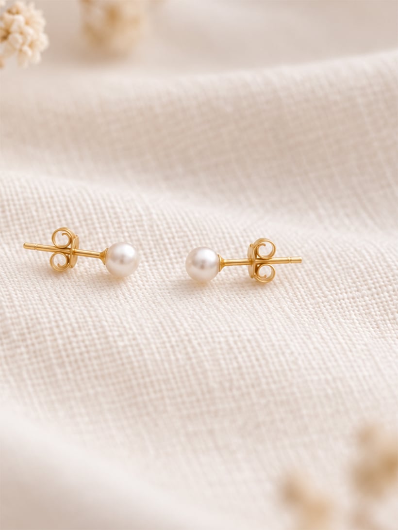 Puces d'oreilles boule ivoire 4mm Vienne 3 Puces d'oreilles perles 4mm Vienne - clous d'oreilles - présentation zoom