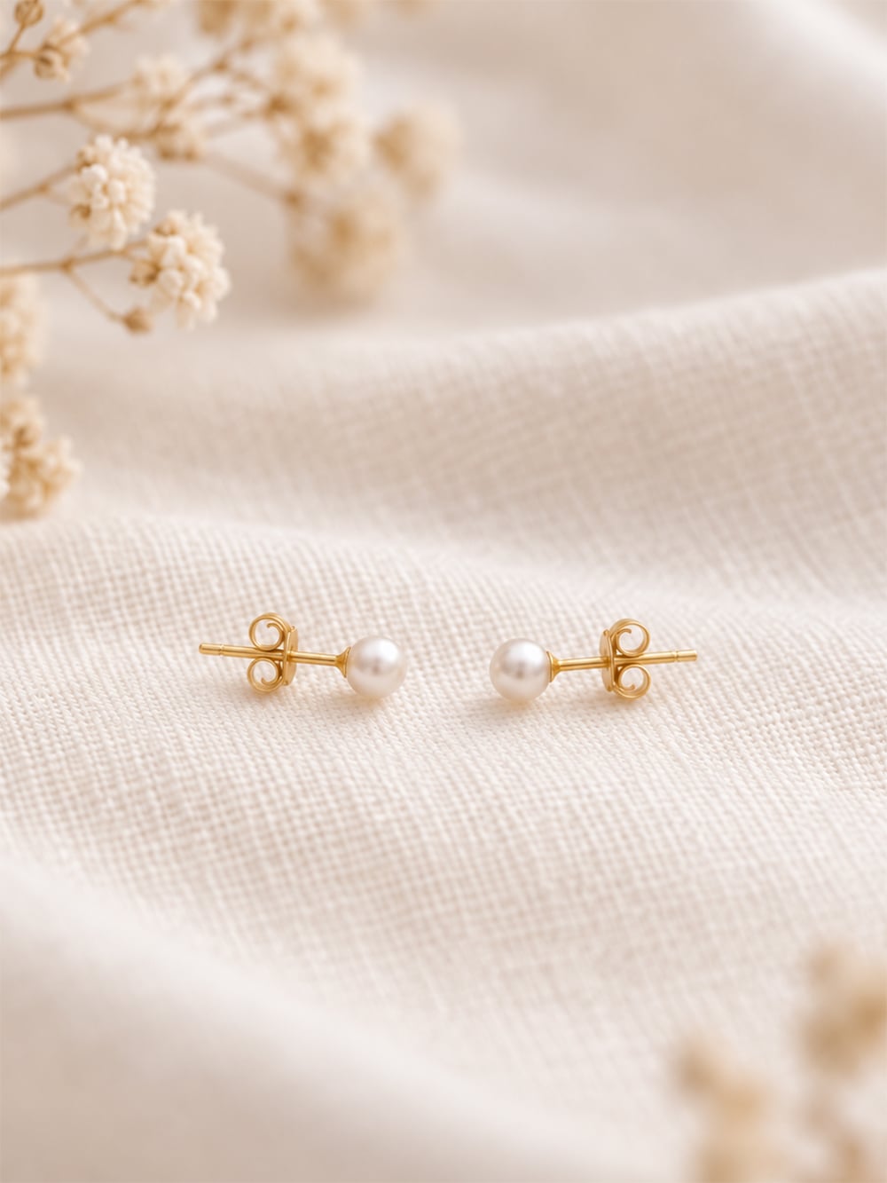 Puces d'oreilles boule ivoire 4mm Vienne 1 Puces d'oreilles perles 4mm Vienne - clous d'oreilles -
