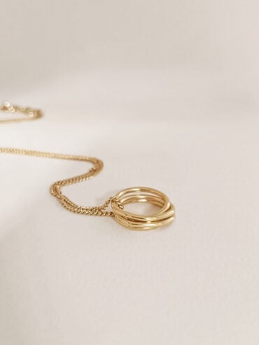 Collier doré Bolo - zoom pendentif