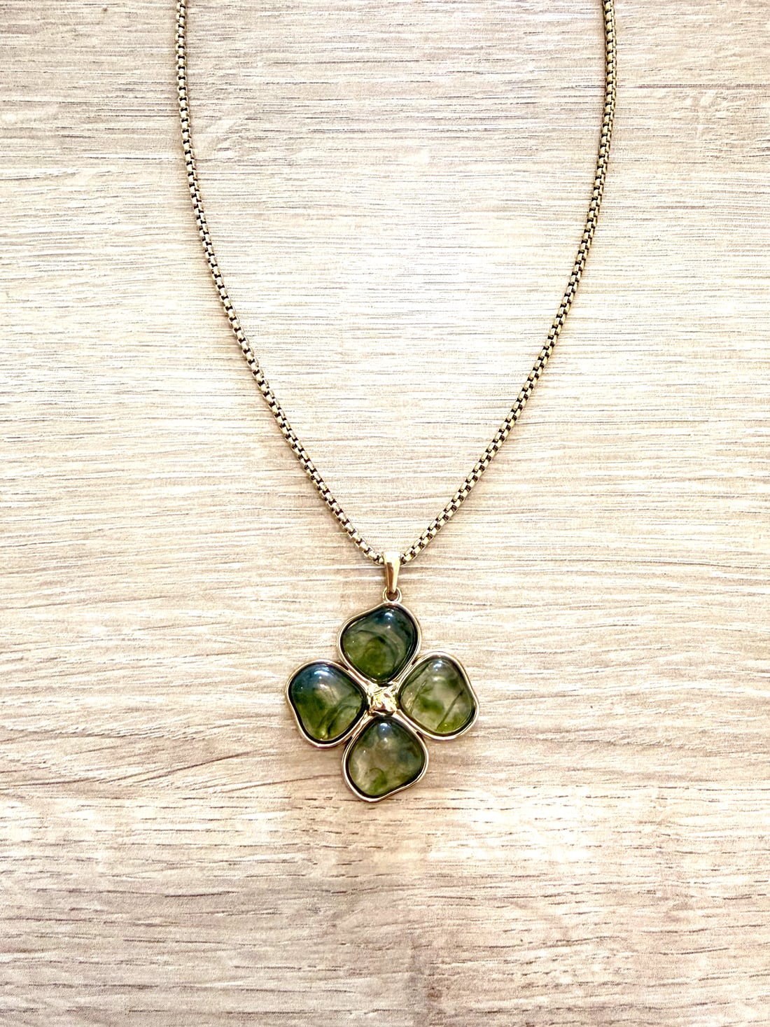 Collier Trèfle perles de verre 2 Collier trèfle vert - trèfle à quatre feuilles porte-bonheur